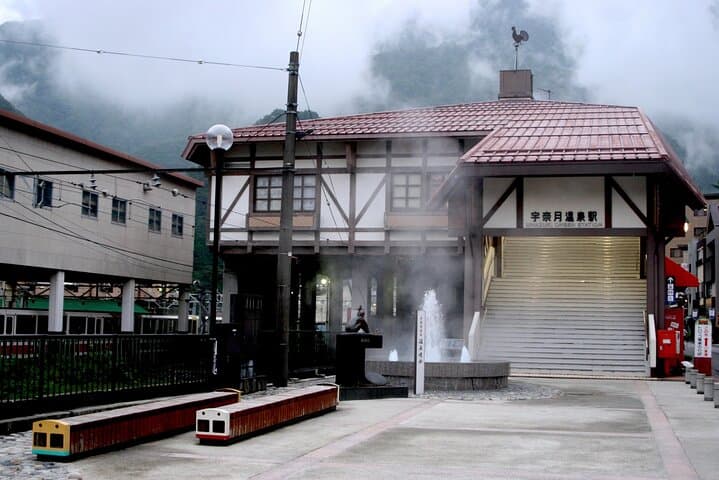 Kurobe Gorge Railway Private Tour: Nekomata Station & Unazuki Onsen Experience photo 2