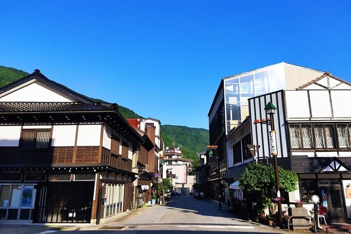 Kurobe Gorge Railway Private Tour: Nekomata Station & Unazuki Onsen Experience photo 4
