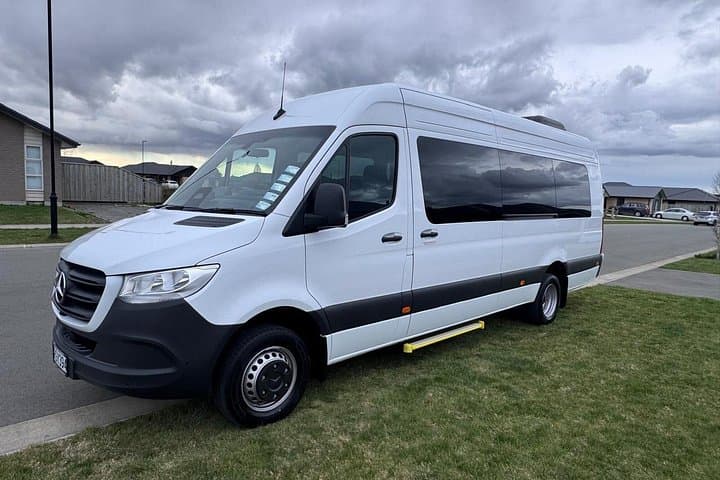 Christchurch Train Station Transfer: Smooth Private Ride to City Center