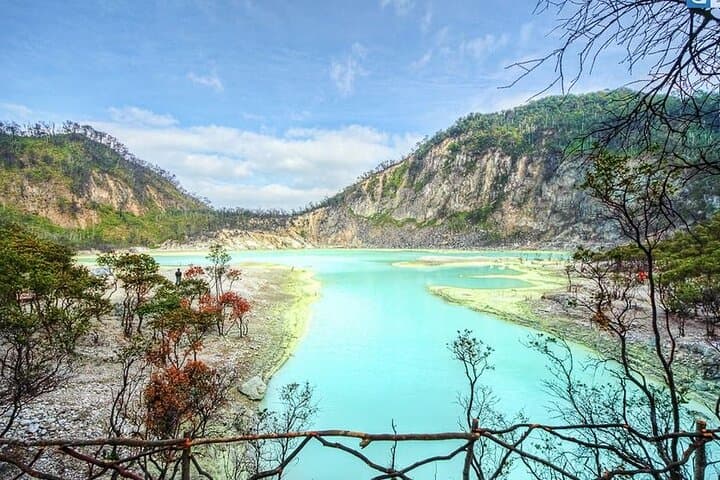 White Crater (Kawah Putih) Day Tour from Jakarta — Ciwidey Volcanic Lake & Rengganis Bridge photo 3
