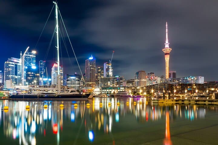 Auckland Urban Charm Half-Day Tour: Mount Eden, Wintergardens & Mission Bay