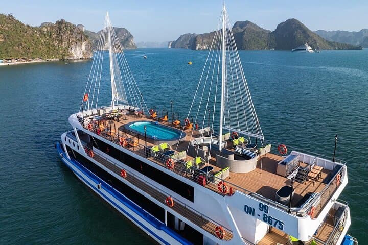 La Casta Luxury Day Cruise: 7-Hour Halong Bay Tour to Sung Sot Cave & Ti Top Island photo 6