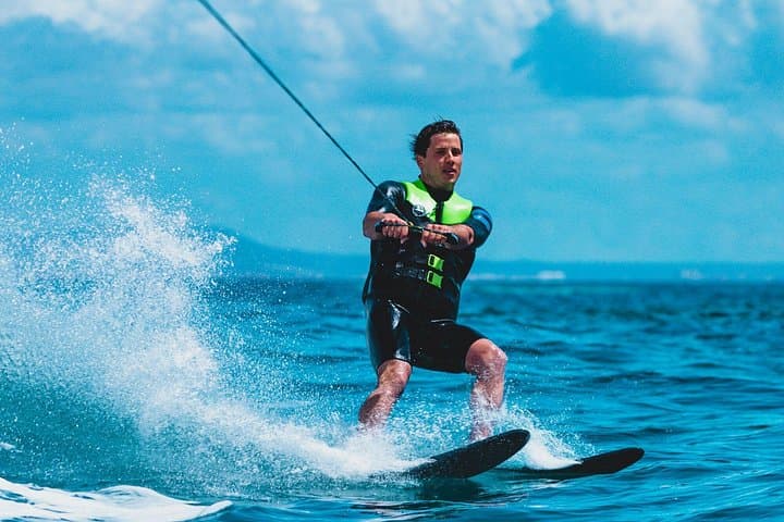 Red Sea Water Skiing in Hurghada: Speedboat Rides, Coral Views & Quick Transfers photo 1