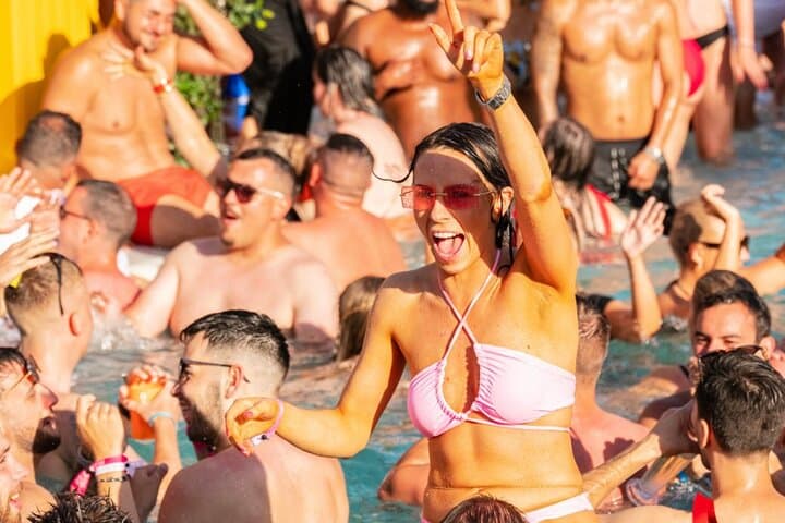 Las Vegas Party Passport: Access 3 Nightclubs & Pool Parties