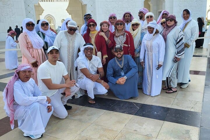 Private Full-Day Abu Dhabi Guided Tour: Sheikh Zayed, Louvre & Yas Island Highlights