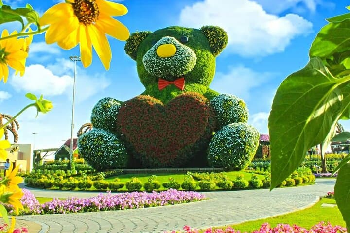 Dubai Miracle Garden: Visiting the World's Largest Floral Display photo 3