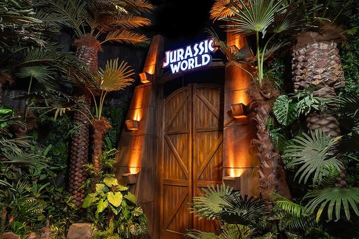 Bangkok Full-Day: Jurassic World Experience, Lizard Cafe & River Club