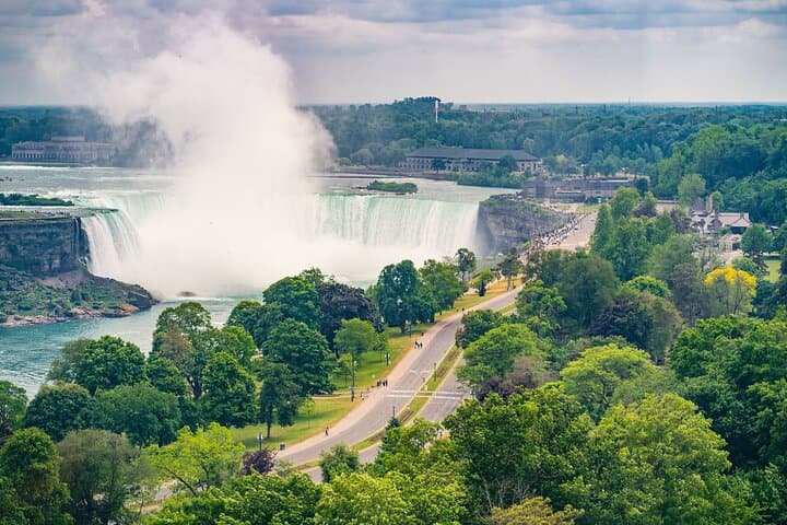 Niagara Falls Canada Tour: Voyage to the Falls & Maple Tasting from USA photo 2