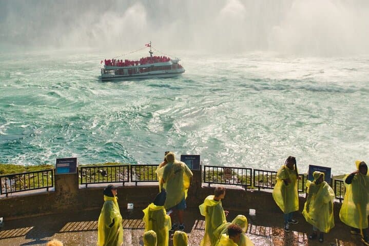 Niagara Falls Canada Tour: Voyage to the Falls & Maple Tasting from USA photo 6