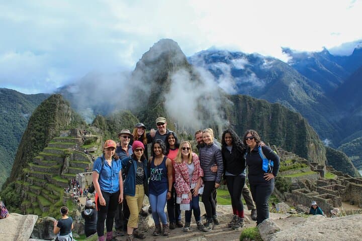 Short Inca Trail 2-Day Trek: Sun Gate Sunrise & Wiñay Wayna