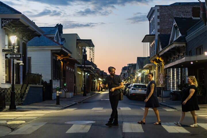 French Quarter Haunted Walking Tour: Ghosts, Voodoo & Lafitte's Bar Break