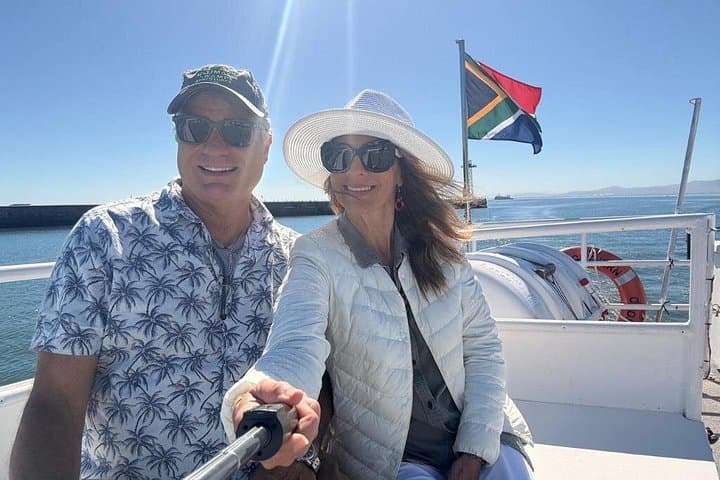 Cape Town Peninsula Scenic Tour - Chapman's Peak, Cape Point & Boulders Beach photo 4