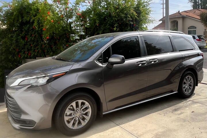 Private Transfer Between Anaheim Resort and Los Angeles — Stress-Free Airport & Hotel Transfers photo 5