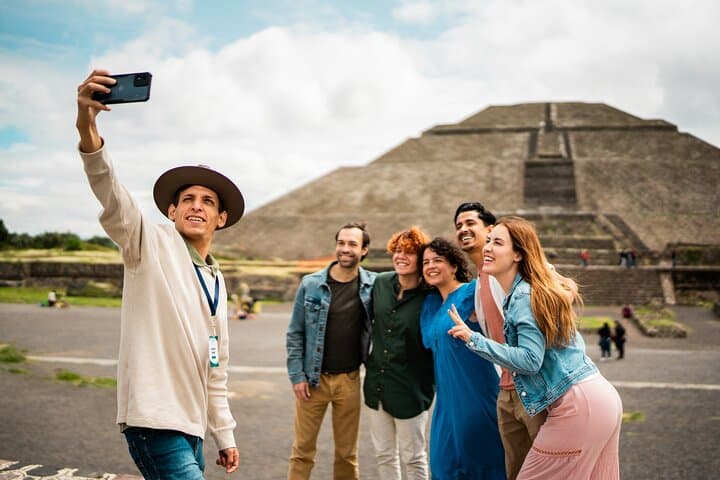 Private Monte Albán Tour by Car: Explore Zapotec Ruins & Traditional Weaving in Oaxaca