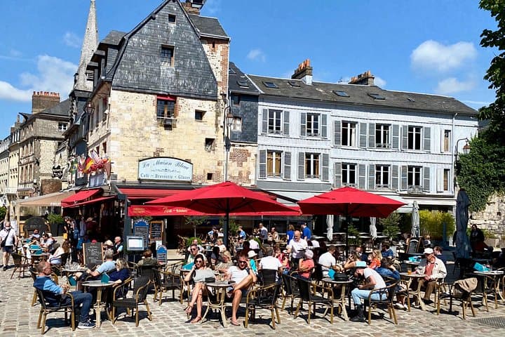 2-Day Normandy Private Tour from Paris: Giverny, Étretat, Honfleur & Mont-Saint-Michel photo 3