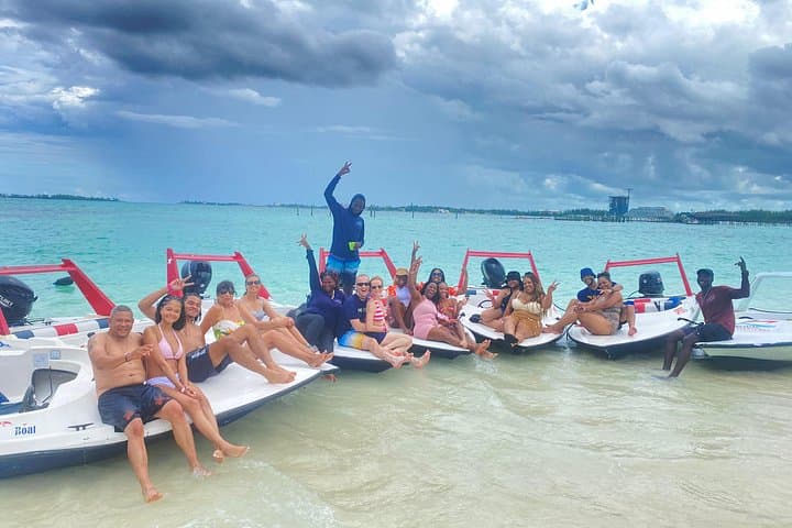 Self-Drive Speedboat to Swim with the Pigs: Nassau to the Exumas Adventure