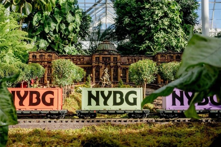 Tea Around Town: NYBG Holiday Train Show Bus Experience photo 4