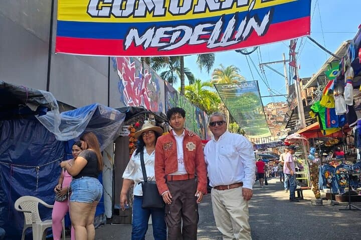 Explora Medellin New City Tour: Downtown Culture, Botero & Pueblito Paisa photo 2