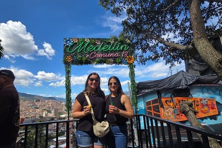 Medellín Pablo Escobar & Comuna 13 Private Tour: History, Graffiti & Metrocable photo 5