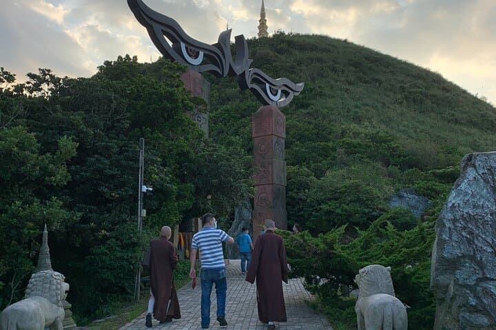 Ride, Relax, Refresh: Ling Jiou Mountain and Old Caoling Tunnel Daytrip photo 2