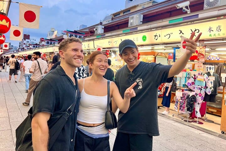 Shinjuku Night Tour with a Japanese Teacher: Private Bar-Hopping & Language Practice photo 2