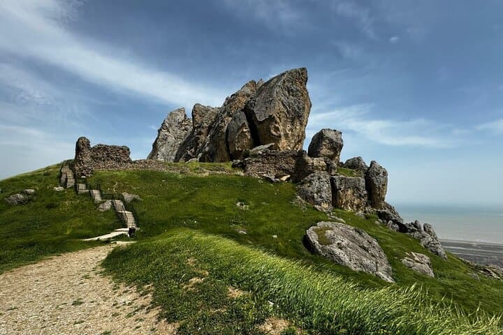 15-Day Luxury Azerbaijan Tour: Caspian Shores to Mountain Heights photo 6
