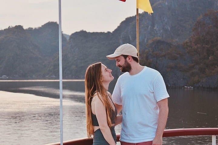 Lan Ha & Ha Long Bay 2-Day Luxury Cruise with Balcony and Bathtub photo 3