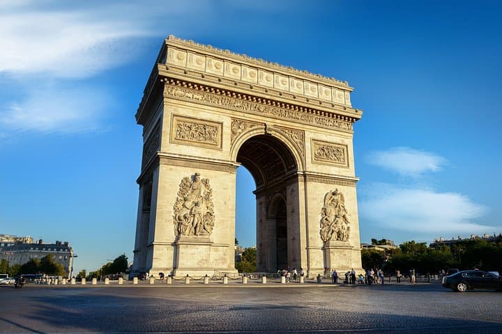 Paris Full-Day Private Chauffeur: 12-Hour Sedan or Van Tour of Landmarks photo 4
