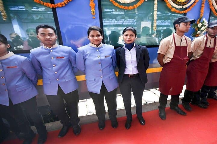 Same-Day Taj Mahal by Gatimaan Express: Fast Train Tour from New Delhi photo 3