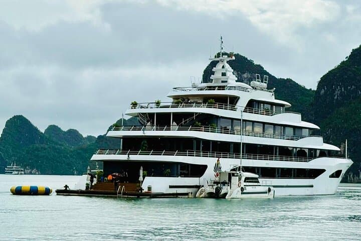 Scarlet Pearl 5-Star 2D1N Lan Ha Bay Cruise from Ha Long