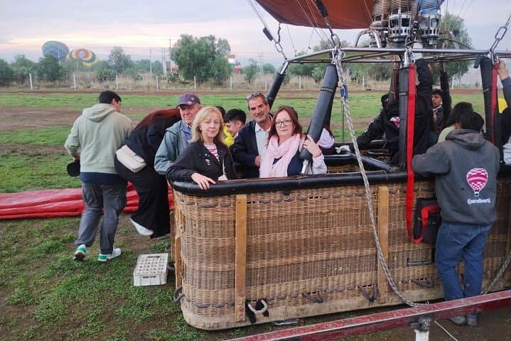 Sunrise Hot Air Balloon Over Teotihuacan: Pyramids, Flight & Breakfast photo 4