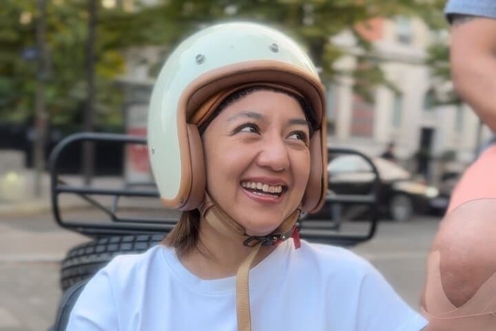 Vintage Sidecar Video Shoot in Paris — Eiffel Tower Ride & Pro Filmmaker photo 5
