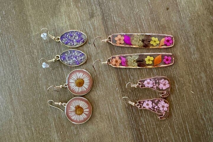 Maui UV Resin Jewelry Workshop in Paia — Create Earrings, Pendants & Keychains photo 3