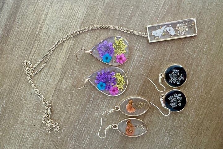 Maui UV Resin Jewelry Workshop in Paia — Create Earrings, Pendants & Keychains photo 2