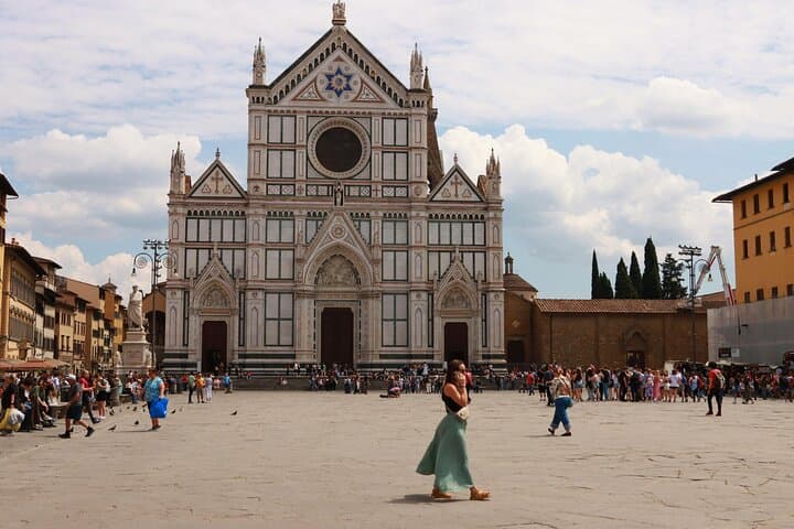 Evening Lights Florence Walking Tour: Hidden Gems, Food & Duomo Views photo 3