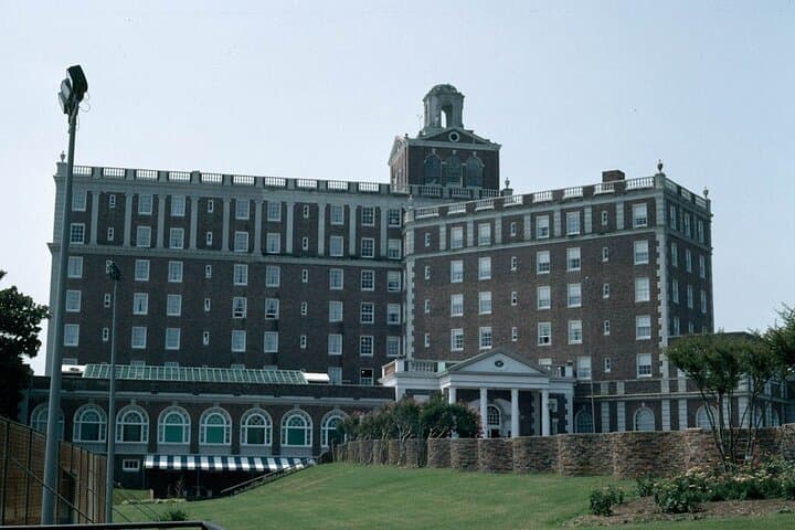 Exploring the Virginia Beach Boardwalk: Hotels, Neptune & Coastal Culture photo 5