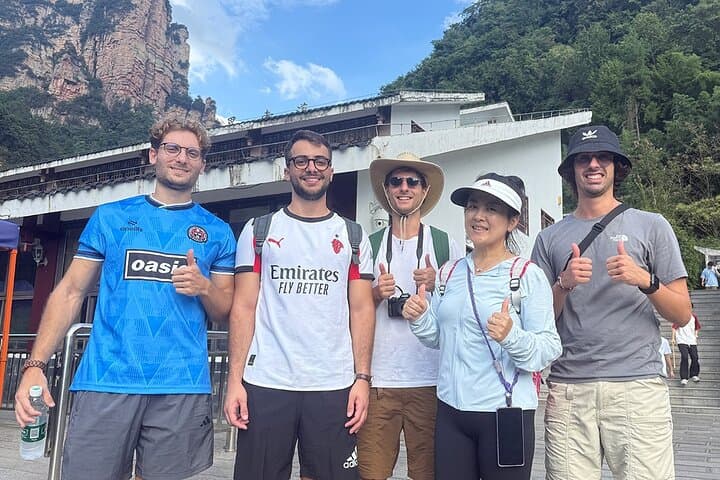 VIP Zhangjiajie Day Tour: Avatar Mountains, Tianzi Peaks & Bailong Elevator photo 3