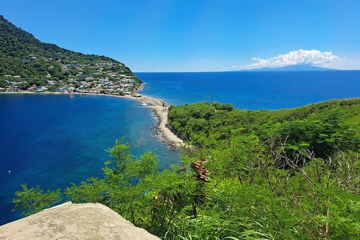 Snorkel Champagne Reef & Scott's Head Sulphur Baths — Panoramic Shore Snorkel Tour photo 2