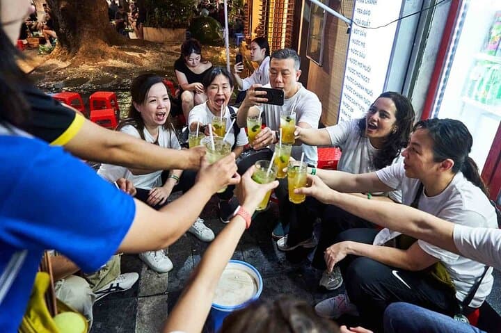 Hanoi Foodie Night Ride: Old Quarter Cycling & Street Food Tour