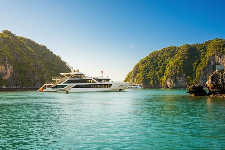 Lan Ha Bay Day Cruise & Viet Hai Village Bike: Cat Ba Luxury Day Trip