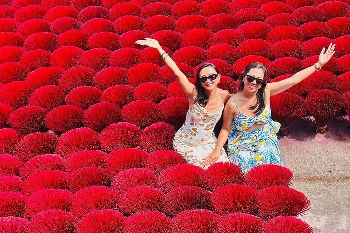 Half-Day Quang Phu Cau Incense Village & Conical Hat Workshop from Hanoi