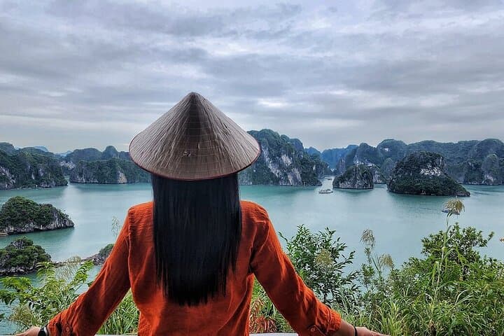 Halong Bay Luxury Day Cruise from Hanoi — All-Inclusive Guide photo 2