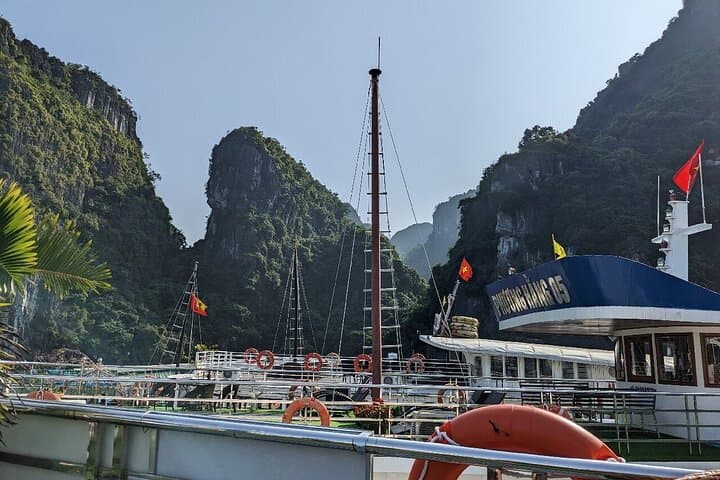 Halong Bay Luxury Day Cruise from Hanoi — All-Inclusive Guide photo 6