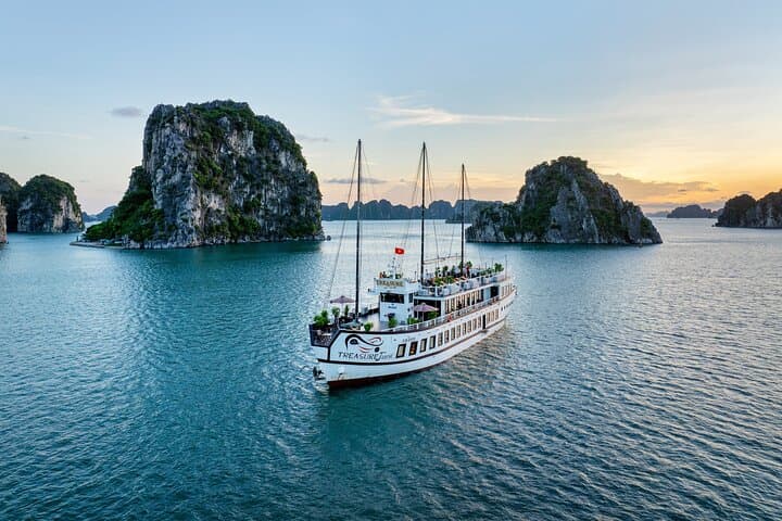 Bai Tu Long Bay 2-Day Treasure Junk Cruise — Kayak, Vung Vieng Village & Overnight