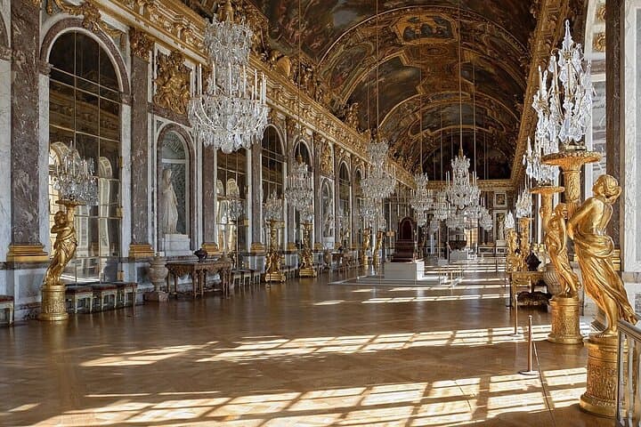 Versailles Guided Tour: Palace, Gardens & Trianon Skip-the-Line photo 2