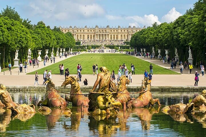Versailles Guided Tour: Palace, Gardens & Trianon Skip-the-Line photo 3
