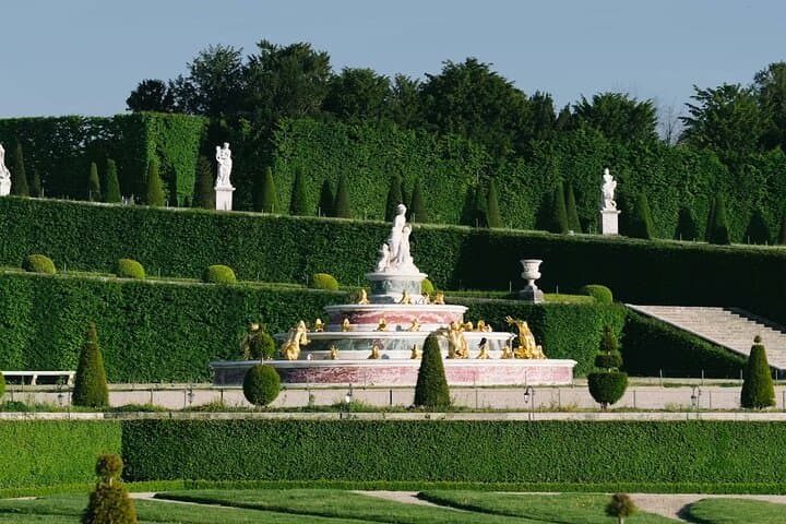 Versailles Guided Tour: Palace, Gardens & Trianon Skip-the-Line photo 4