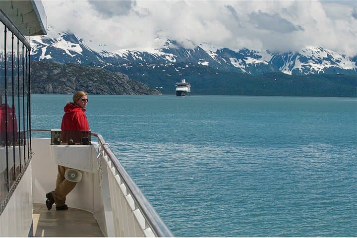 Glacier Bay Day Tour: Tidewater Glaciers, Whales & Ranger-Narrated Cruise photo 5