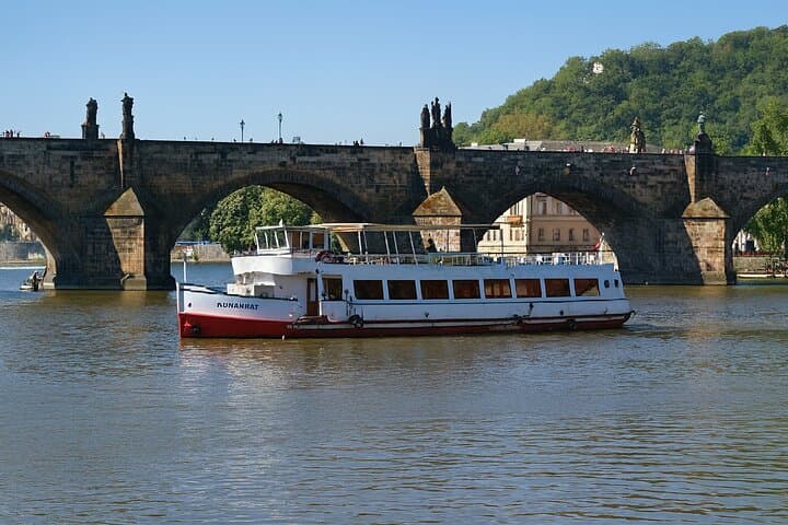 Prague Valentine’s Dinner Cruise on the Vltava — Prosecco & Castle Views