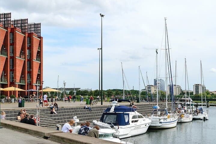 Private Family Walking Tour of Malmo Castle & Gardens — 2-Hour Historic Stroll photo 4